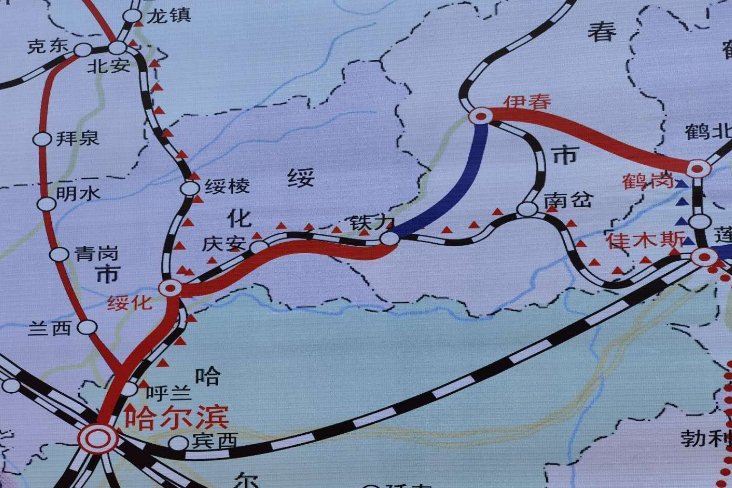 莫旗铁路最新动态,莫旗铁路最新动态，铁路变迁中的自信与成就感