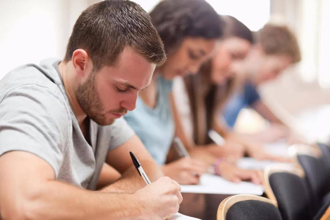 加拿大留学生最新政策揭秘，探索小巷中的教育宝藏之旅
